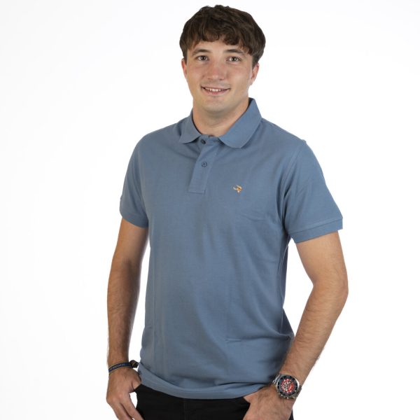 Polo Veltoro de manga corta en color azul acero con el toro bordado en el pecho