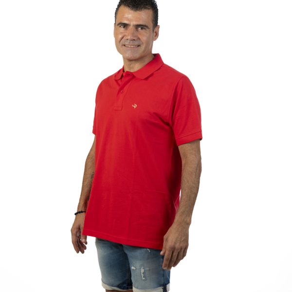 Polo Veltoro de manga corta en color rojo con el toro bordado en el pecho