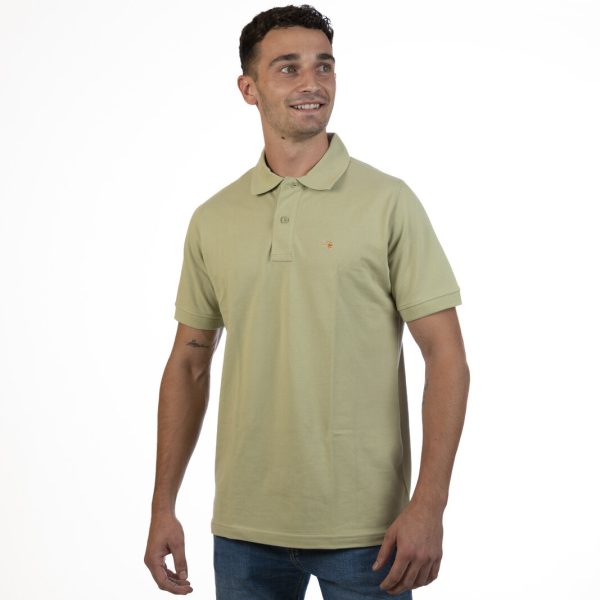Polo Veltoro de manga corta en color verde pistacho con el toro bordado en el pecho